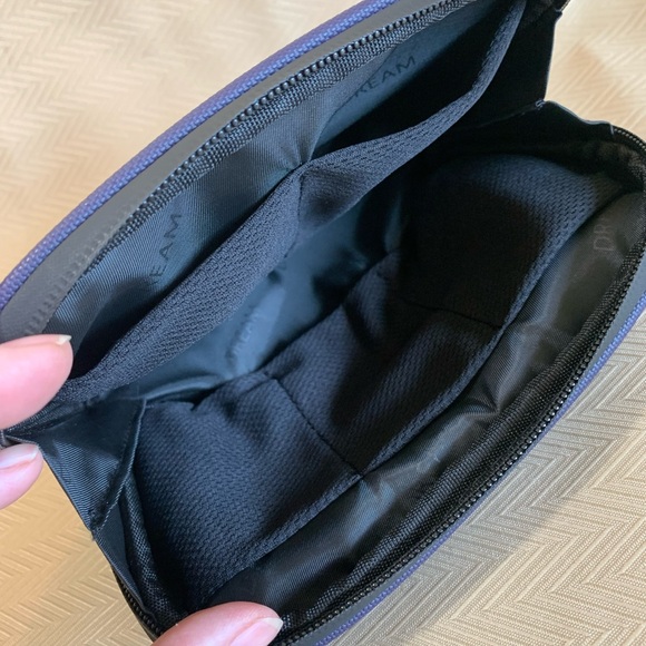 Generic Accessory cables/game Organizer Travel bag/pouch. Purple - Picture 4 of 5